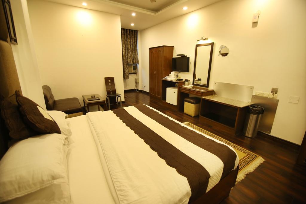 Hotel Parkway Deluxe Nueva Delhi Exterior foto