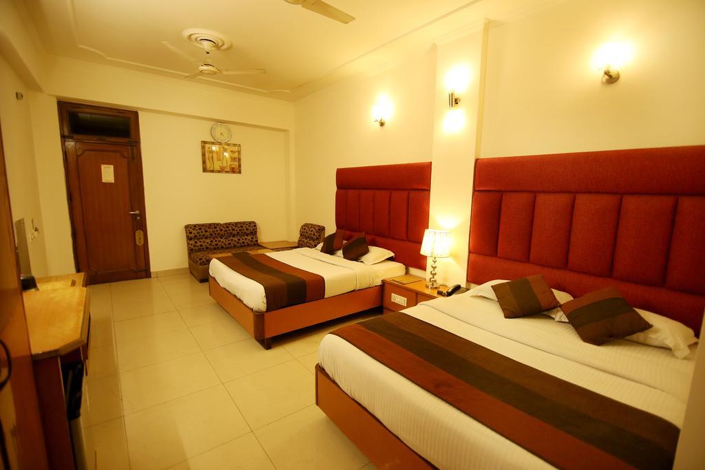 Hotel Parkway Deluxe Nueva Delhi Exterior foto