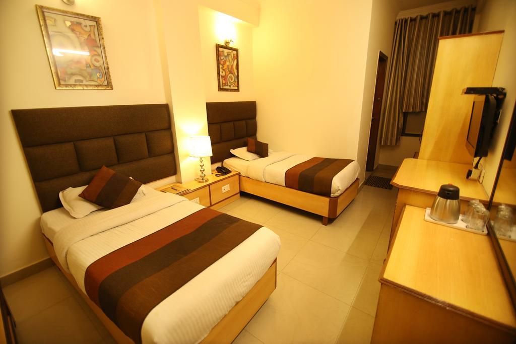 Hotel Parkway Deluxe Nueva Delhi Exterior foto