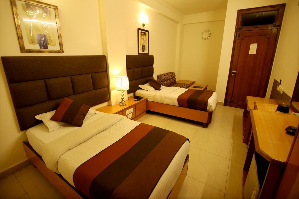 Hotel Parkway Deluxe Nueva Delhi Exterior foto