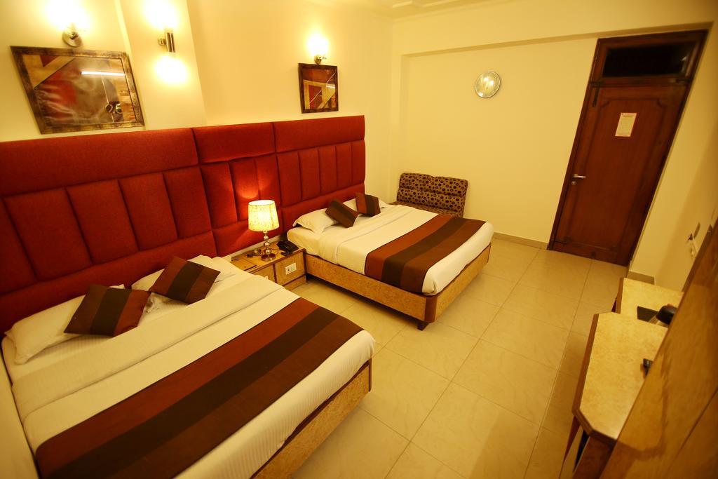 Hotel Parkway Deluxe Nueva Delhi Exterior foto