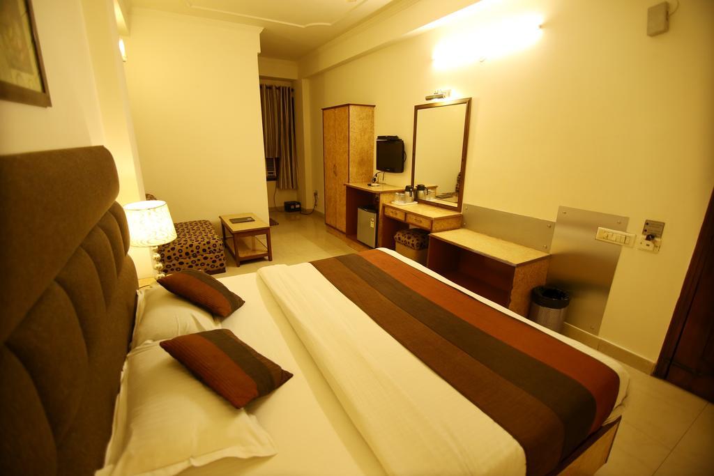 Hotel Parkway Deluxe Nueva Delhi Exterior foto