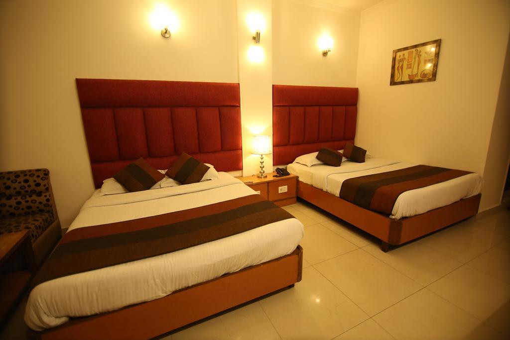 Hotel Parkway Deluxe Nueva Delhi Exterior foto