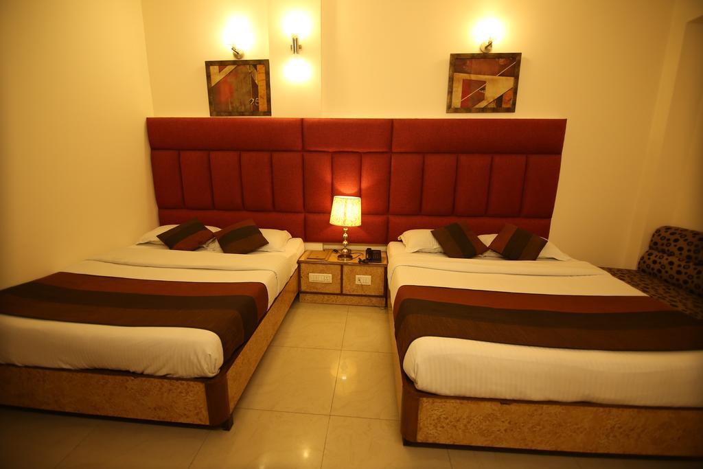 Hotel Parkway Deluxe Nueva Delhi Exterior foto