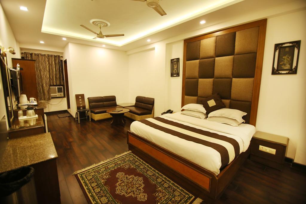 Hotel Parkway Deluxe Nueva Delhi Exterior foto