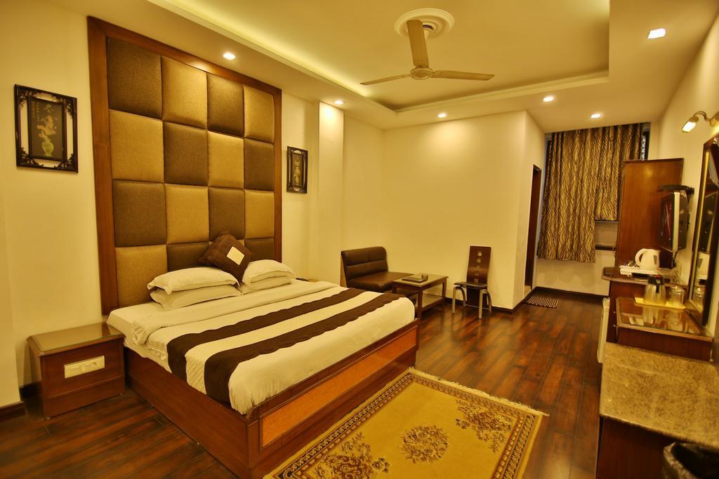 Hotel Parkway Deluxe Nueva Delhi Exterior foto