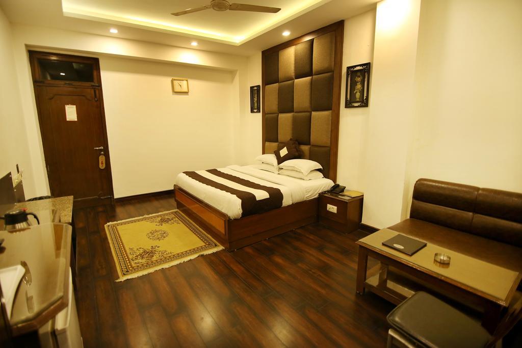 Hotel Parkway Deluxe Nueva Delhi Exterior foto