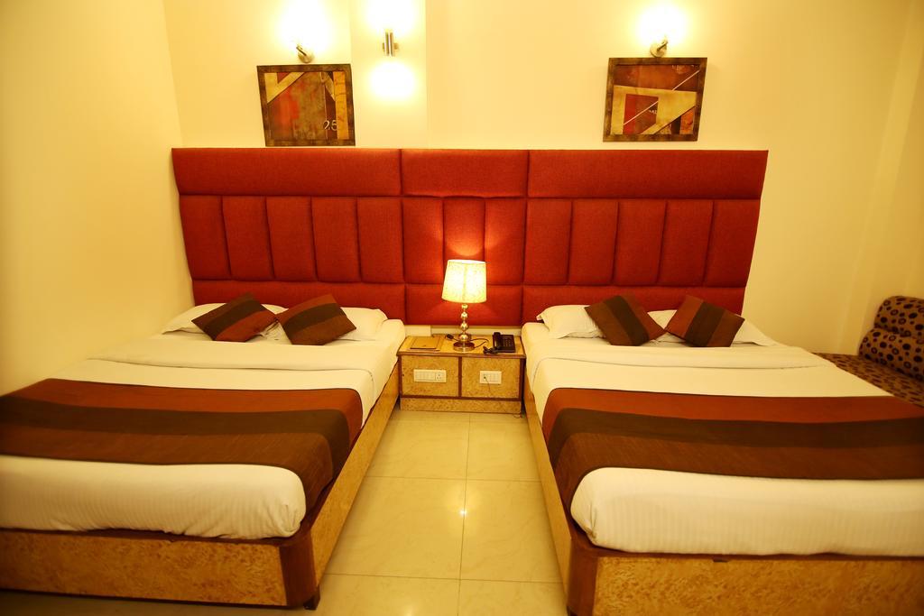 Hotel Parkway Deluxe Nueva Delhi Exterior foto