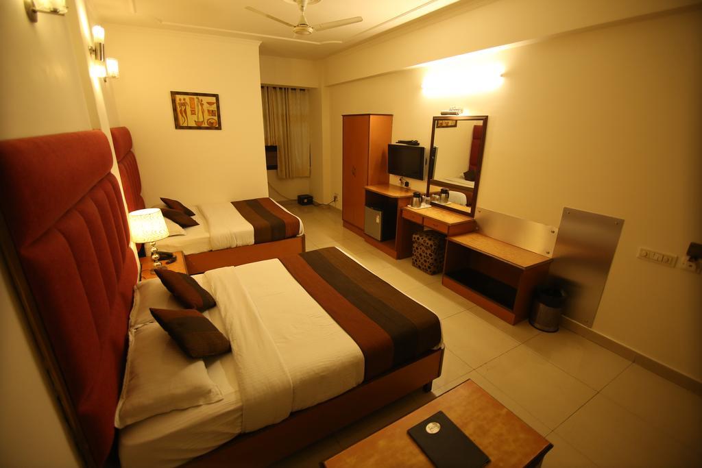 Hotel Parkway Deluxe Nueva Delhi Exterior foto