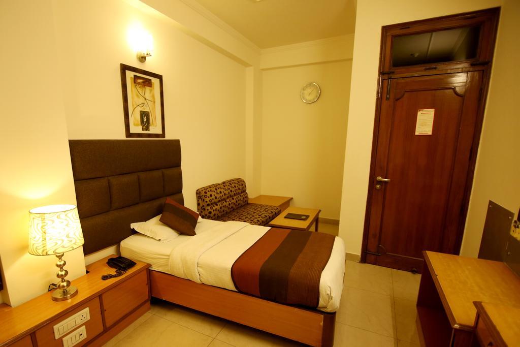 Hotel Parkway Deluxe Nueva Delhi Exterior foto
