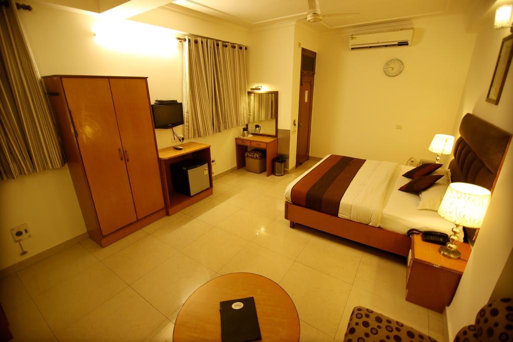 Hotel Parkway Deluxe Nueva Delhi Exterior foto