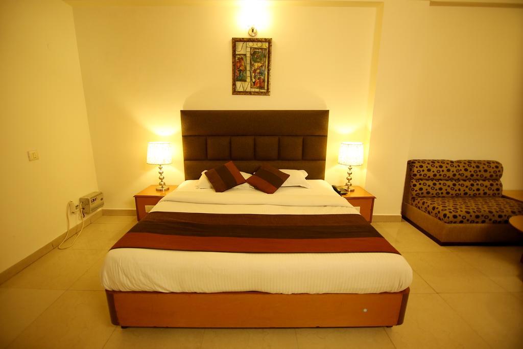 Hotel Parkway Deluxe Nueva Delhi Exterior foto