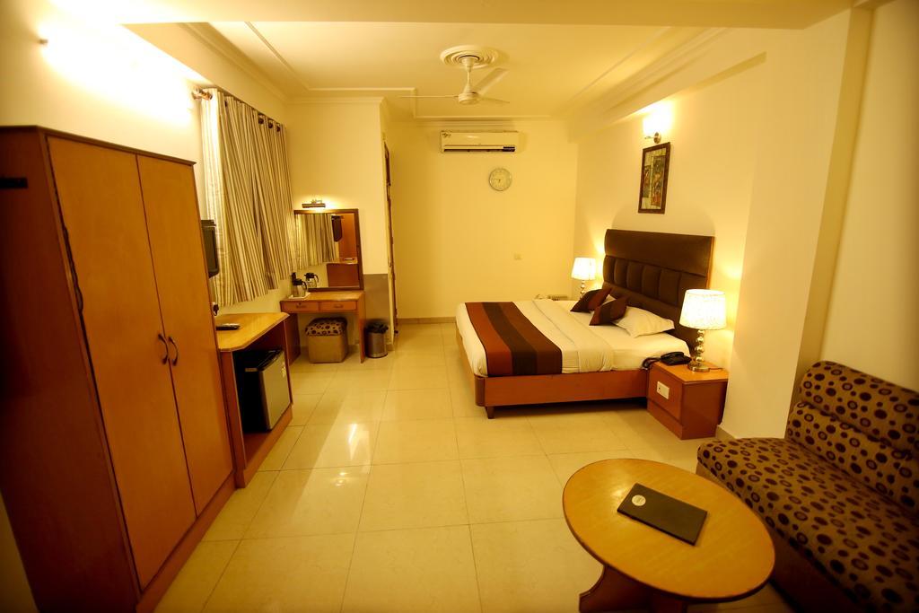 Hotel Parkway Deluxe Nueva Delhi Exterior foto