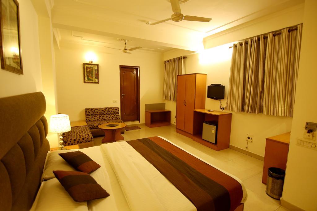 Hotel Parkway Deluxe Nueva Delhi Exterior foto