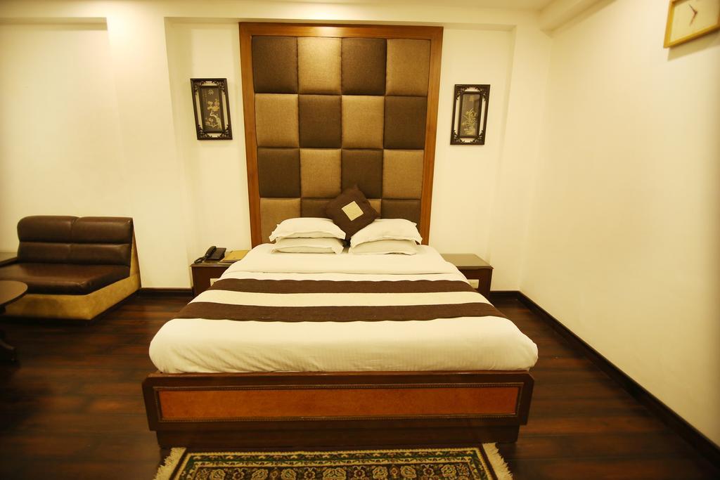 Hotel Parkway Deluxe Nueva Delhi Exterior foto