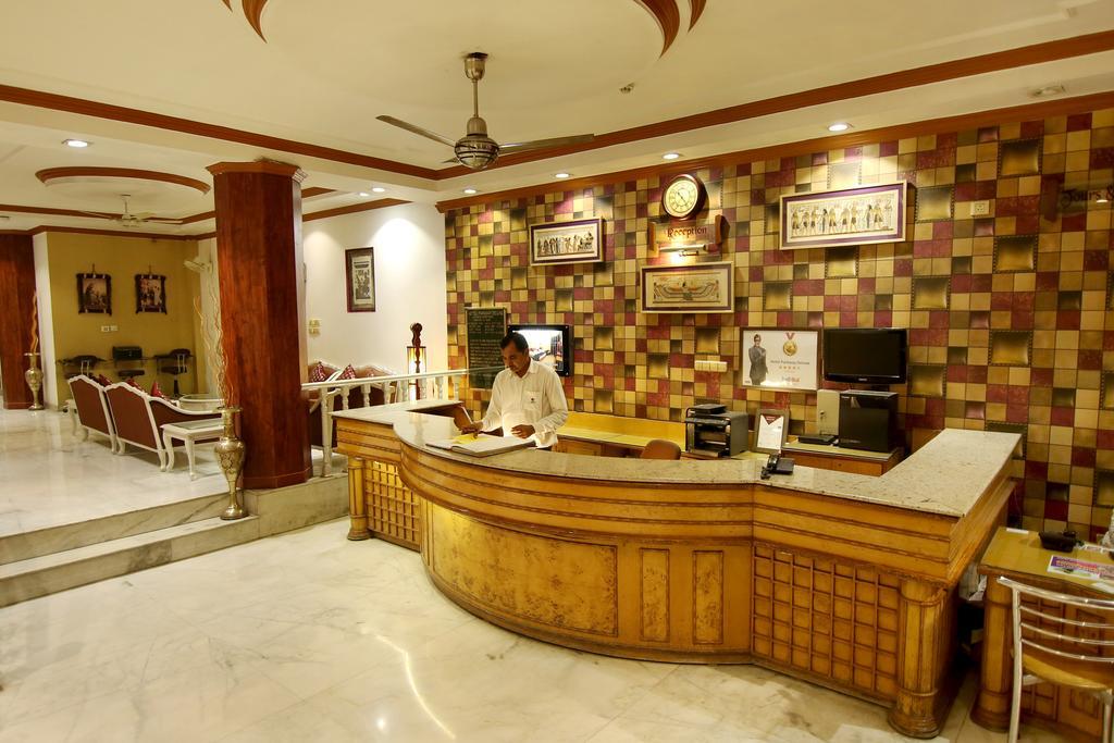 Hotel Parkway Deluxe Nueva Delhi Exterior foto
