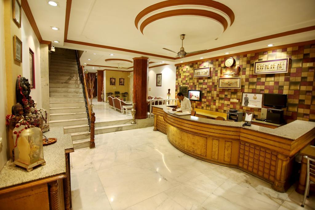 Hotel Parkway Deluxe Nueva Delhi Exterior foto